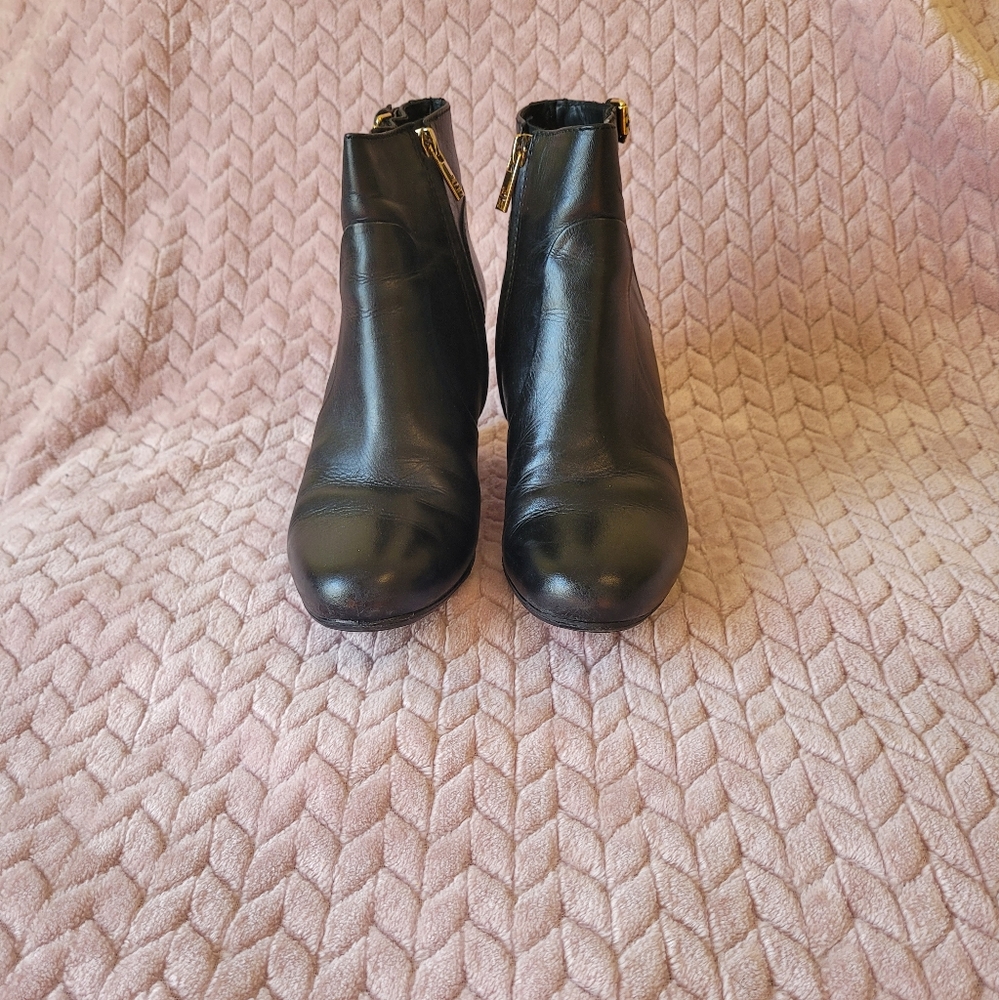 Tory Burch Milan Black Leather Wedge Bootie Sz 7.5